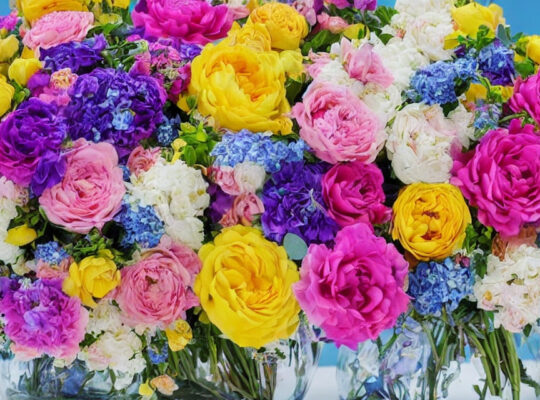 Wiinblads farverige blomsteropsatser - et kig ind i kunstnerens fantasi